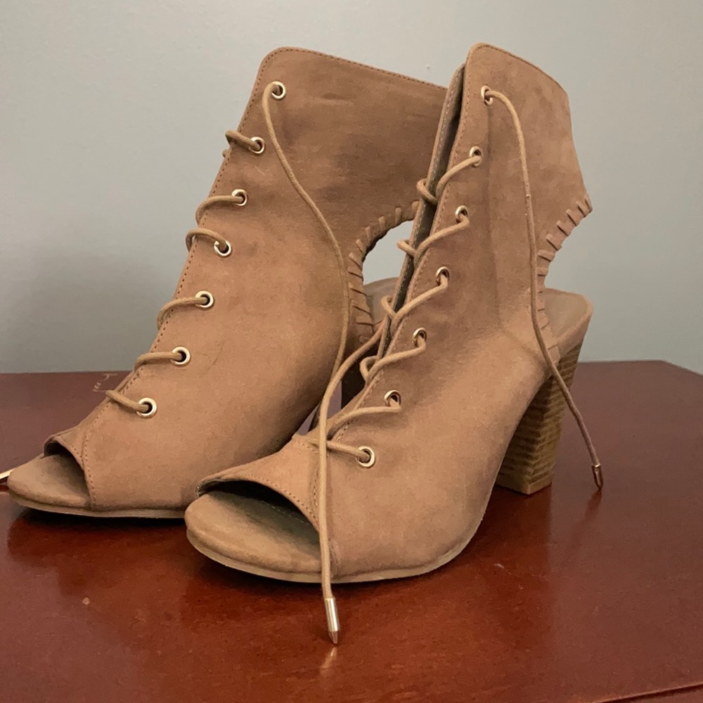 Women’s shoes